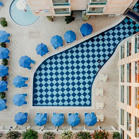 Tac Premier & Resort